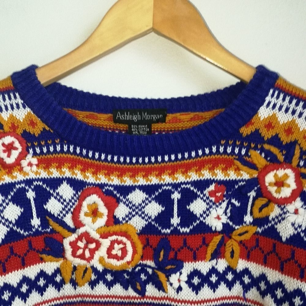 Vintage Multicolored Fair Isles Embroidered Knitted Crewneck Sweater Size Medium - Picture 4 of 14